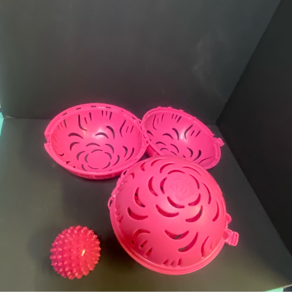 Pink Laundry Ball Set for Bras - Picture 3 of 7